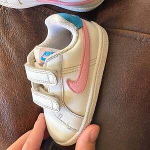 Nike Court Royale (TDV) Toddler Shoes 833537-110 White Pink Blue